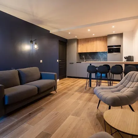 Rénové Pour 5 Pers Avec Piscine Tennis Et Parking 232 *