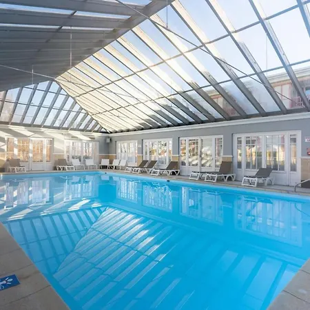 Renovated Flat For 5 P With Swimming Pool Tennis Court And Car Park 232 아파트 *